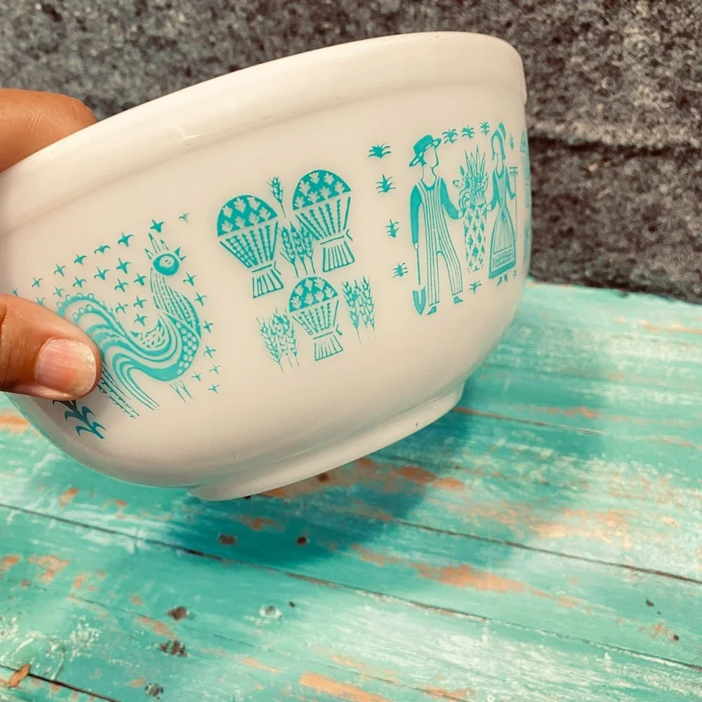 Vintage Pyrex 403 Turquoise Amish Butterprint 2.5 Qt Mixing Bowl USA 1957-1968